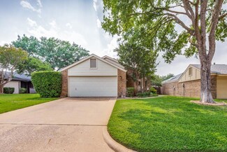 14815 Le Grande Dr, Addison, TX 75001