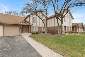830 Knottingham Dr Unit 2B, Schaumburg, IL 60193