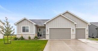 1011 Redbud Dr, Slater, IA 50244