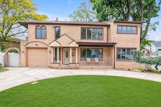 360 Star St, East Meadow, NY 11554