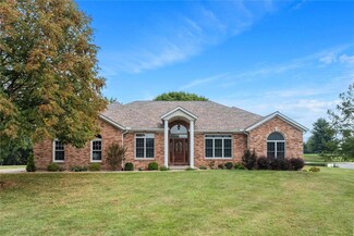 8042 Lakewood Dr, Waterloo, IL 62298