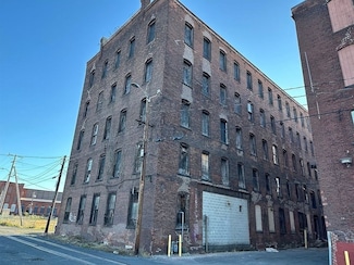 130 Middle Water St, Holyoke, MA 01040