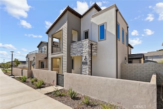 27113 Tamarack Ln, Valencia, CA 91381