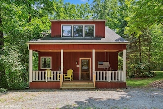 9 Orchard Ln, Buchanan, MI 49107