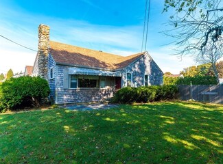 9 John St, Fairhaven, MA 02719