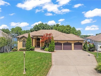 432 S Shore Dr, Greenwood, MO 64034