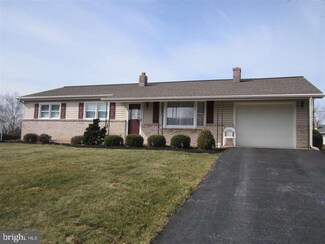 41 Arthur St, Hummelstown, PA 17036