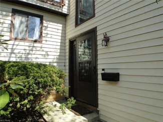 7378 Pine Ridge Ct Unit 23, Middleburg Heights, OH 44130
