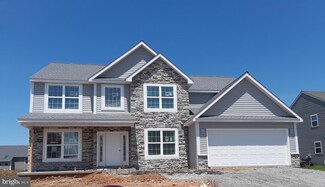 1005 River Crest Dr, Reading, PA 19605