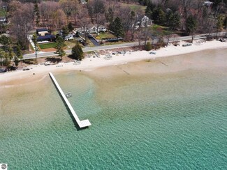 13024 Peninsula Dr, Traverse City, MI 49686
