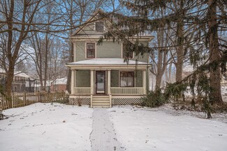 121 Arbor St, Kalamazoo, MI 49006