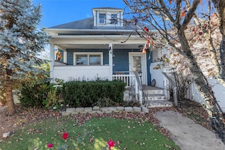 81 Fairground Ave, Huntington Station, NY 11746