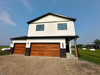 504 Sheyenne Dr, Wahpeton, ND 58075