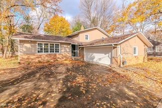 8031 Munson Rd, Mentor, OH 44060