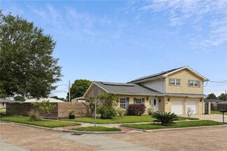 2300 Ventura Dr, Chalmette, LA 70043