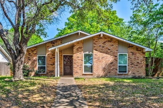921 Middle Cove Dr, Plano, TX 75023