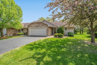 2541 Havenwood Dr, Oshkosh, WI 54904