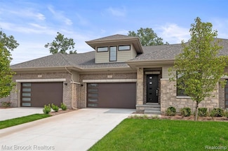 7477 Gramercy Cir Unit 17, West Bloomfield Township, MI 48322