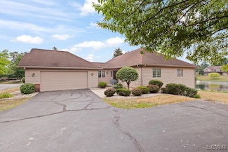 215 Richlyn Dr, Adrian, MI 49221