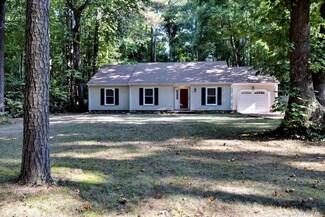 5352 Merganser Cir, Gloucester, VA 23061