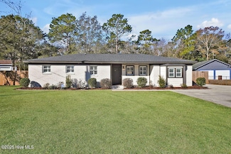 5214 Sardou Rd, Wilmington, NC 28412