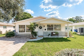 6658 Stewart Ave N, Saint Petersburg, FL 33702
