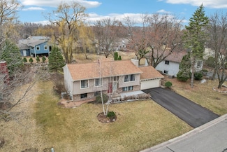 9550 Garrison Way, Eden Prairie, MN 55347