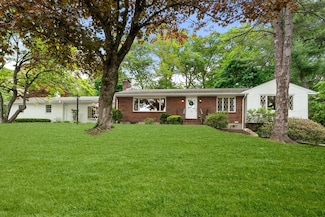 19 Bosworth Rd, Framingham, MA 01701