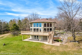 1693 Elm Rd, Frankfort, MI 49635