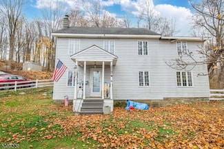 15 Cherry St, Newton, NJ 07860