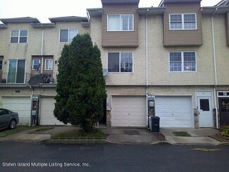 57 Skyline Dr, Staten Island, NY 10304