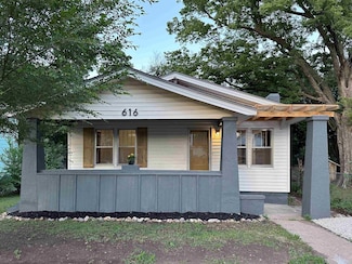 616 N 4th St, Arkansas City, KS 67005
