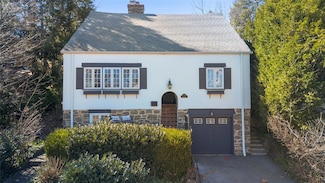 51 Valley Rd, Larchmont, NY 10538
