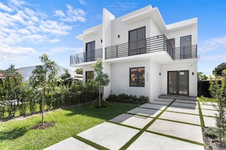 3430 SW 2nd St, Miami, FL 33135