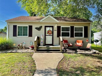 846 Hawthorne Ave, Wood River, IL 62095