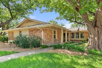 6832 Heatherknoll Dr, Dallas, TX 75248