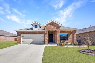 8620 Mirror Lake Dr, Fort Worth, TX 76179