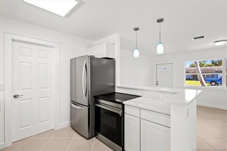 3079 SE Cypress St, Stuart, FL 34997