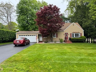 24 Linwood Dr, Wilbraham, MA 01095