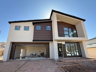 36 W 380 N, La Verkin, UT 84745