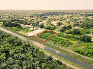 2710 75th St W, Lehigh Acres, FL 33971