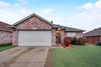 1207 Carberry St, Cedar Hill, TX 75104
