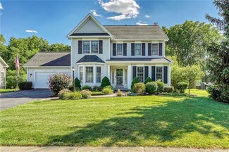 11 Pride St, Honeoye Falls, NY 14472