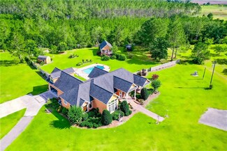 4949 Trudie Rd, Blackshear, GA 31516