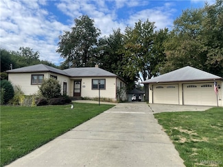 584 Borden Rd, Buffalo, NY 14227