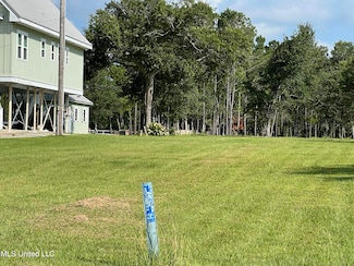 922 S Beach Blvd, Waveland, MS 39576