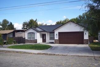 576 Marteeson Ave, Kuna, ID 83634