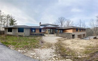 100 Mountain View Dr, Chagrin Falls, OH 44022