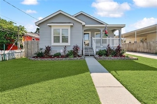 15 E Chalmette Cir, Chalmette, LA 70043
