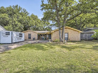 1913 Signet Dr, Euless, TX 76040